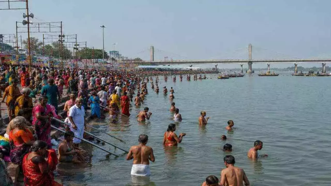 Andhra: टेपर्रू एपी के पुशकरलु ब्लूप्रिंट को चार्ट करता है Andhra: टेपर्रू एपी के पुशकरलु ब्लूप्रिंट को चार्ट करता है