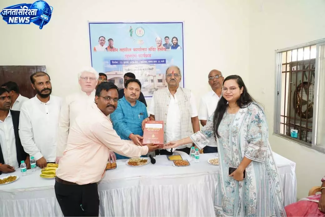 सांसद बृजमोहन अग्रवाल ने आरंग विधानसभा में दी करोड़ों के विकास कार्यों की सौगात सांसद बृजमोहन अग्रवाल ने आरंग विधानसभा में दी करोड़ों के विकास कार्यों की सौगात