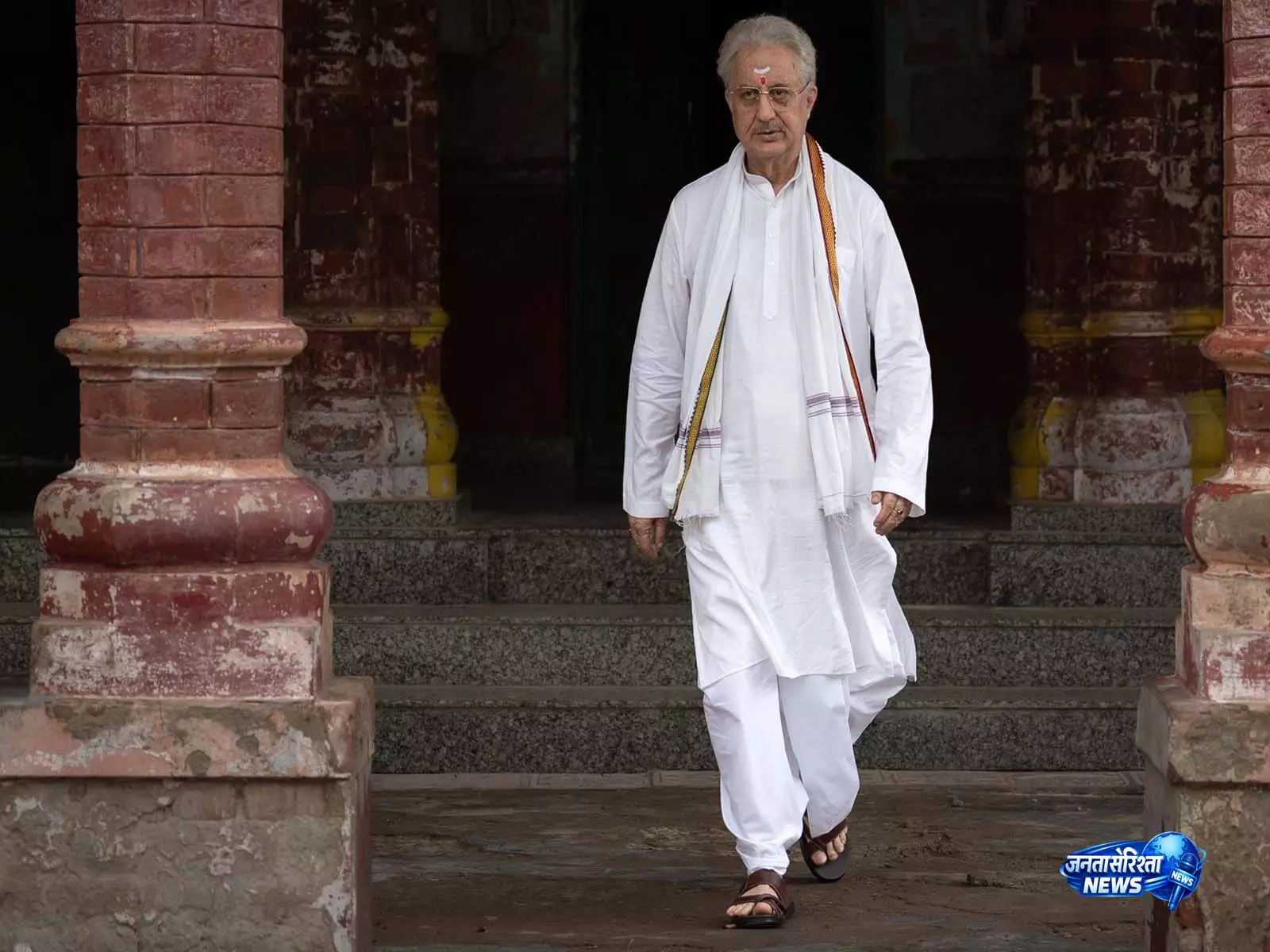 Anupam Kher निभाएंगे अशोक सिंघल का किरदार, फिल्म श्री रामभूमि को लेकर बढ़ी चर्चा Anupam Kher निभाएंगे अशोक सिंघल का किरदार, फिल्म श्री रामभूमि को लेकर बढ़ी चर्चा