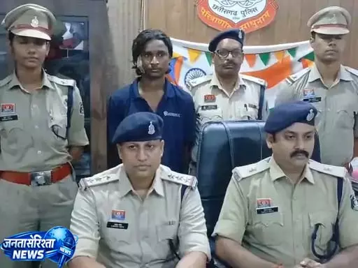 थर्माकोल पेपर कटर से युवक पर जानलेवा हमला, आरोपी गिरफ्तार थर्माकोल पेपर कटर से युवक पर जानलेवा हमला, आरोपी गिरफ्तार