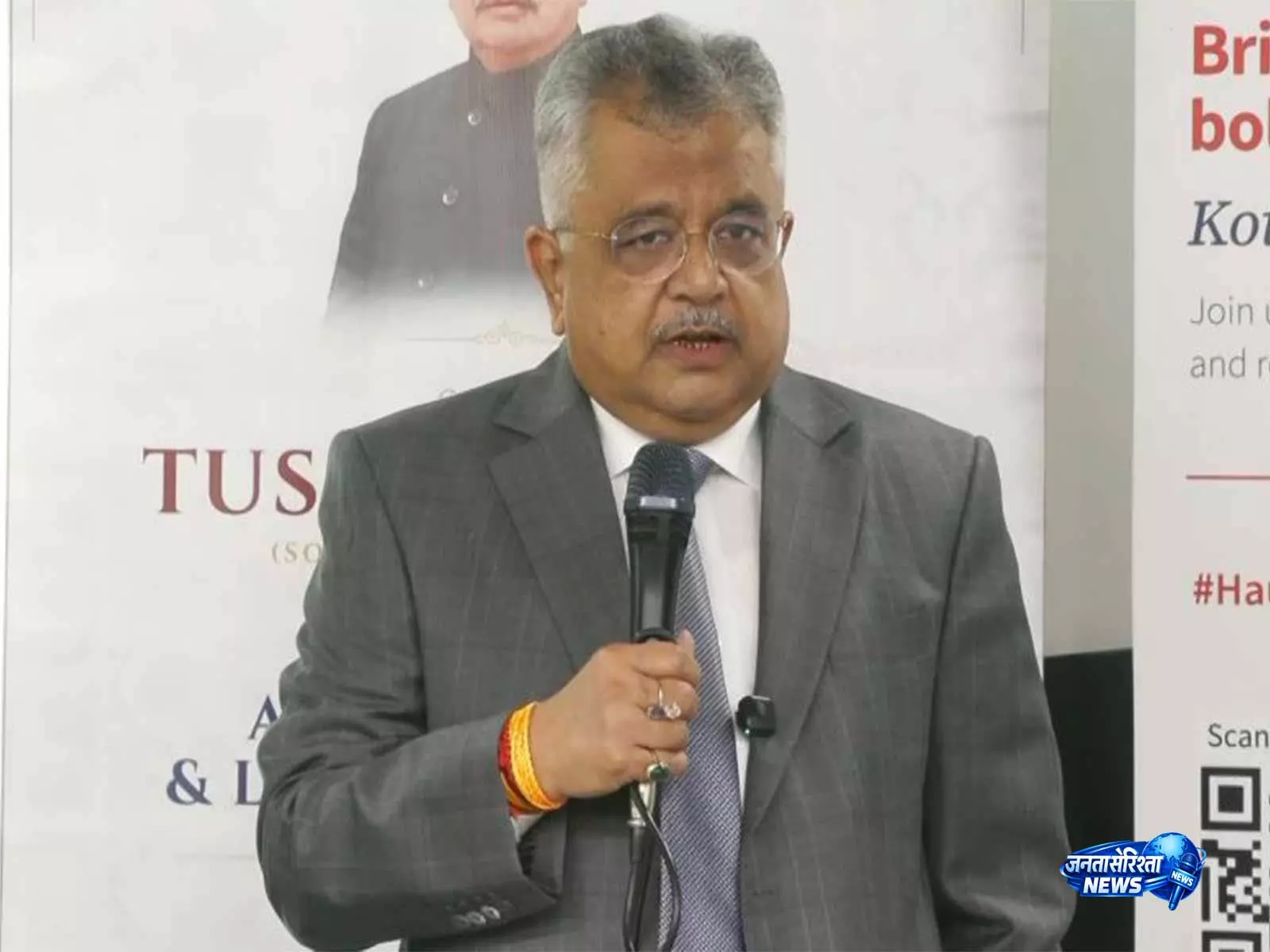 Tushar Mehta बोले, वेद सीधे कानून का स्रोत नहीं, हिंदू न्याय व्यवस्था पर रखी बात