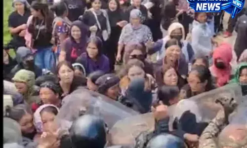 Manipur: सुरक्षा बलों की सतर्कता से 600 लोगों की भीड़ रोकी गई, संभावित सांप्रदायिक झड़प टली Manipur: सुरक्षा बलों की सतर्कता से 600 लोगों की भीड़ रोकी गई, संभावित सांप्रदायिक झड़प टली
