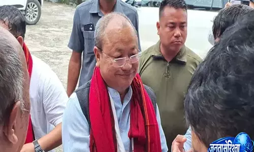 PASIGHAT: बाढ़ प्रभावितों से मिले तगाक, पूर्वी सियांग और निचले सियांग में राहत कार्यों की समीक्षा PASIGHAT: बाढ़ प्रभावितों से मिले तगाक, पूर्वी सियांग और निचले सियांग में राहत कार्यों की समीक्षा