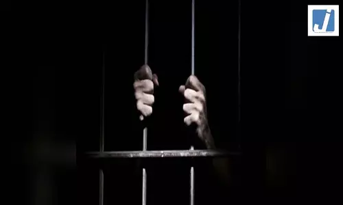 कीचड़ उछलने को लेकर हुई हत्या, पांच नाबालिगों को हिरासत में लिया कीचड़ उछलने को लेकर हुई हत्या, पांच नाबालिगों को हिरासत में लिया