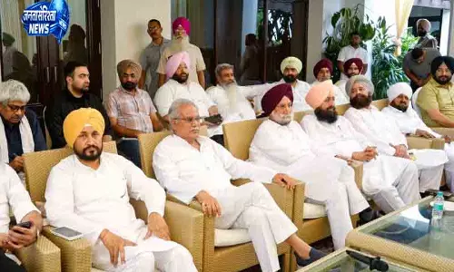 Chandigarh चन्नी की बैठक में 92 नेताओं की मौजूदगी