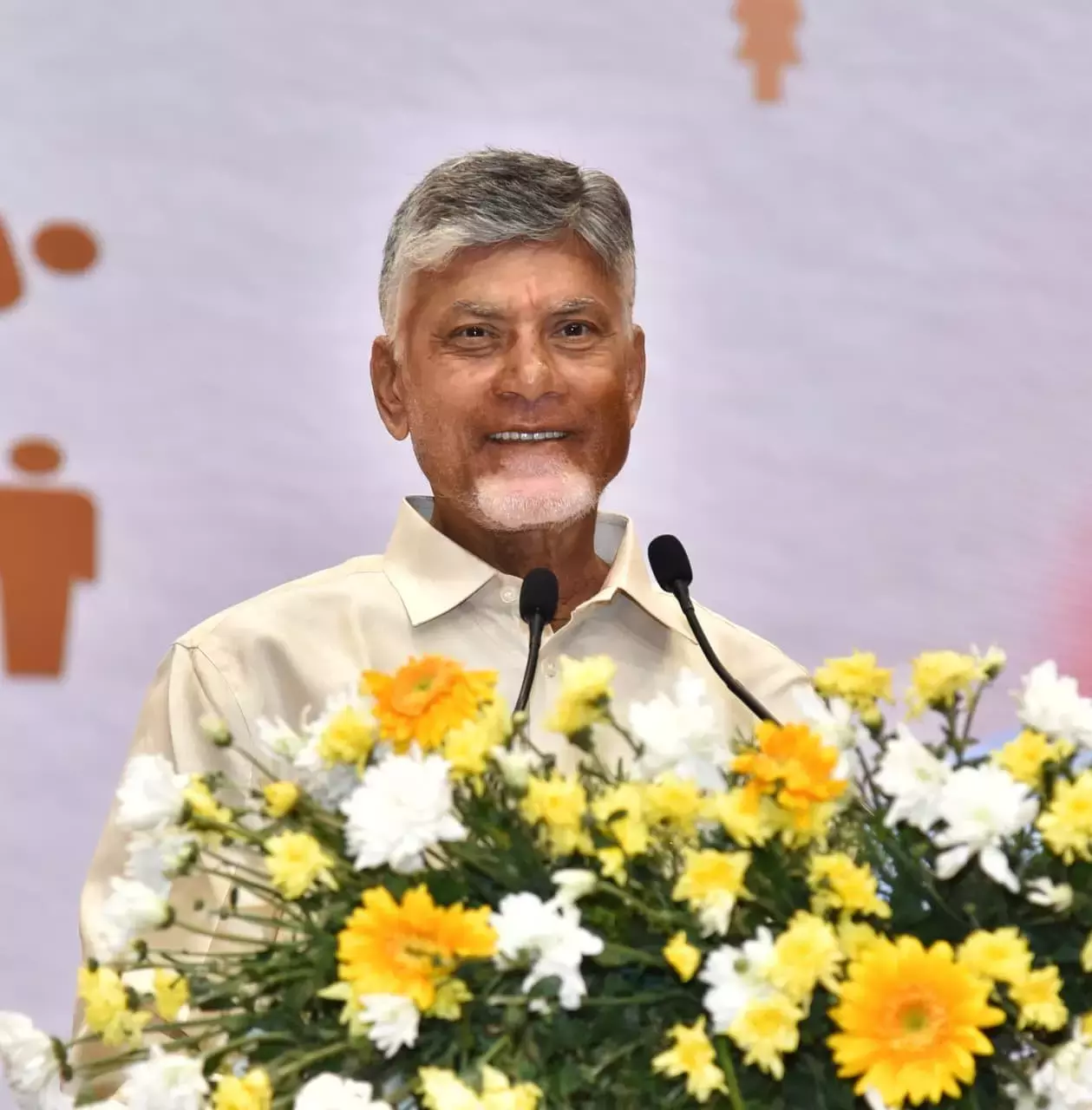 Naidu ने एपी से जनसंख्या नियंत्रण से जनसंख्या संरक्षण पर ध्यान केंद्रित करने को कहा Naidu ने एपी से जनसंख्या नियंत्रण से जनसंख्या संरक्षण पर ध्यान केंद्रित करने को कहा