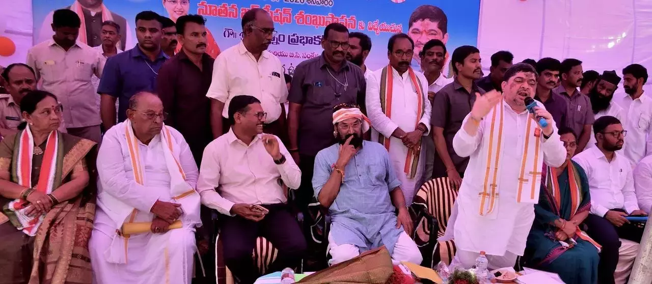 Telangana: कोडाद बस स्टेशन की आधारशिला रखी गई Telangana: कोडाद बस स्टेशन की आधारशिला रखी गई