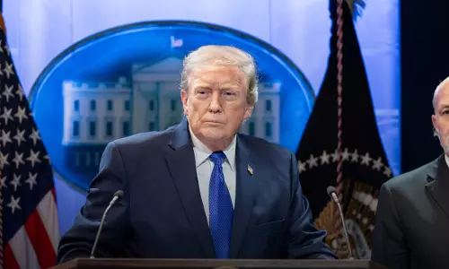 Trump ने अमेरिकी मीडिया की फिर से आलोचना की, फेक न्यूज़ का आरोप लगाया Trump ने अमेरिकी मीडिया की फिर से आलोचना की, फेक न्यूज़ का आरोप लगाया