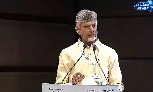 वियतनाम नाव हादसा: CM ने की समीक्षा, प्रभावित पर्यटकों को जल्द वापस लाने के निर्देश वियतनाम नाव हादसा: CM ने की समीक्षा, प्रभावित पर्यटकों को जल्द वापस लाने के निर्देश