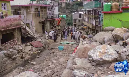 Doda बाढ़ पीड़ितों के पुनर्वास की मांग Doda बाढ़ पीड़ितों के पुनर्वास की मांग