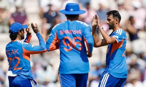 इंग्लैंड ने भारत को हराया, T20 में छीना नंबर-1 ताज इंग्लैंड ने भारत को हराया, T20 में छीना नंबर-1 ताज