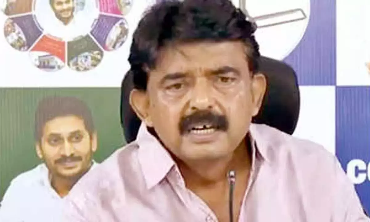 असहमति को दबाने के लिए सोशल मीडिया पर कार्रवाई: YSRCP असहमति को दबाने के लिए सोशल मीडिया पर कार्रवाई: YSRCP
