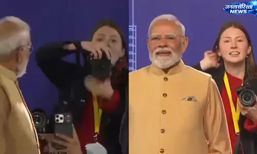 PM मोदी और कैमरापर्सन का वीडियो वायरल