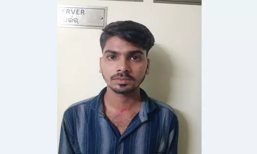 भुवनेश्वर में प्यार-सेक्स-धोखा: शादी का झांसा देकर लड़की का यौन शोषण करने के आरोप में युवक गिरफ्तार भुवनेश्वर में प्यार-सेक्स-धोखा: शादी का झांसा देकर लड़की का यौन शोषण करने के आरोप में युवक गिरफ्तार