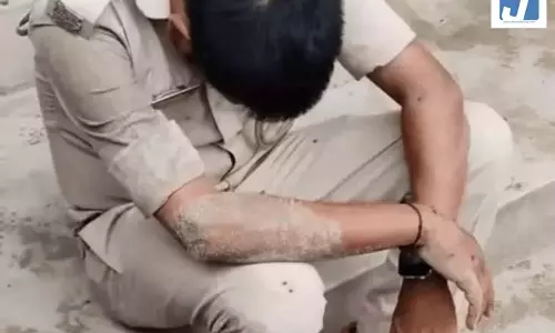 शराब के नशे में मिला पुलिसकर्मी, मेडिकल जांच में पुष्टि के बाद केस दर्ज शराब के नशे में मिला पुलिसकर्मी, मेडिकल जांच में पुष्टि के बाद केस दर्ज