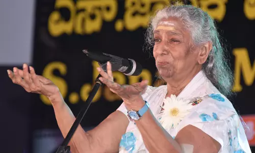 एस जानकी के निधन पर टूटे इलैयाराजा, बोले- उनका हर गाना एक मिसाल था एस जानकी के निधन पर टूटे इलैयाराजा, बोले- उनका हर गाना एक मिसाल था