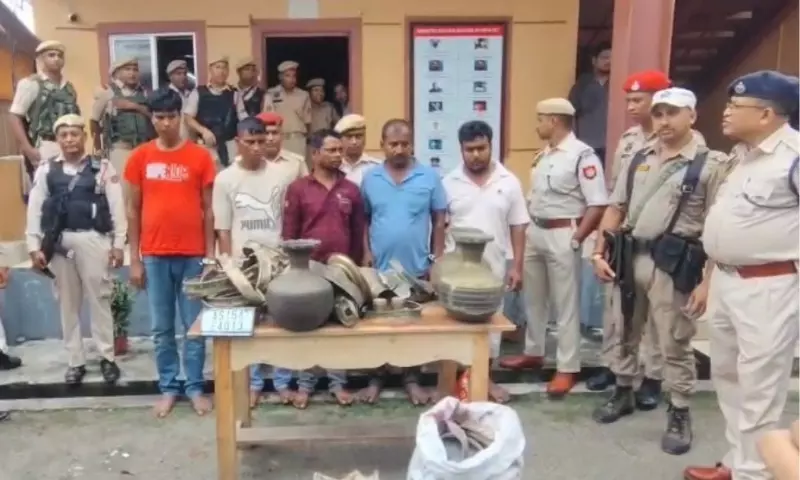 Assam: बाजाली पुलिस ने सत्र चोरी का मामला सुलझाया; पांच गिरफ्तार Assam: बाजाली पुलिस ने सत्र चोरी का मामला सुलझाया; पांच गिरफ्तार