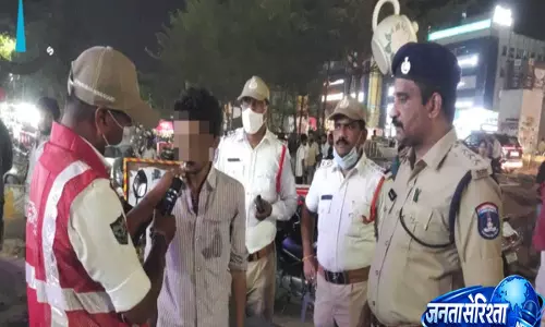 हैदराबाद में ड्रंक एंड ड्राइव के खिलाफ सख्त कार्रवाई, 354 मामलों की पुष्टि हैदराबाद में ड्रंक एंड ड्राइव के खिलाफ सख्त कार्रवाई, 354 मामलों की पुष्टि