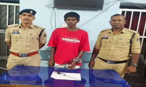 अश्वनी नगर में चाकू लहराकर लोगों को डराने वाला युवक गिरफ्तार अश्वनी नगर में चाकू लहराकर लोगों को डराने वाला युवक गिरफ्तार
