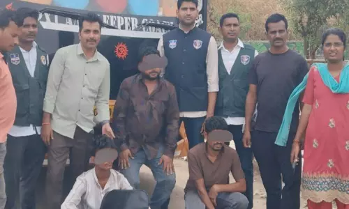 Hyderabad में बड़ी कार्रवाई: 41 किलो गांजे के साथ बस स्टाफ गिरफ्तार Hyderabad में बड़ी कार्रवाई: 41 किलो गांजे के साथ बस स्टाफ गिरफ्तार