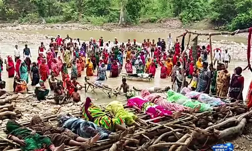 MP: छतरपुर में केन-बेतवा परियोजना के खिलाफ आदिवासी परिवारों ने किया चिता आंदोलन MP: छतरपुर में केन-बेतवा परियोजना के खिलाफ आदिवासी परिवारों ने किया चिता आंदोलन