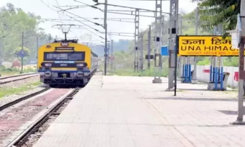 ऊना स्टेशन पर बढ़ेगा रेल यातायात, यात्रियों को मिलेगी राहत ऊना स्टेशन पर बढ़ेगा रेल यातायात, यात्रियों को मिलेगी राहत