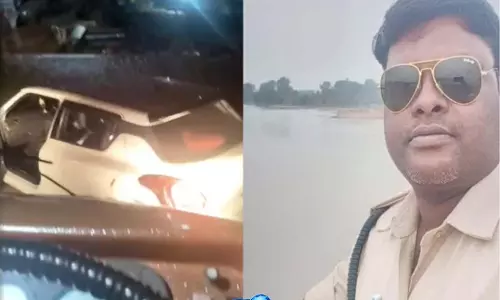 गरियाबंद में वन अधिकारी पर बस चालक से अभद्रता का आरोप, बीच सड़क पर रोकी यात्री बस गरियाबंद में वन अधिकारी पर बस चालक से अभद्रता का आरोप, बीच सड़क पर रोकी यात्री बस