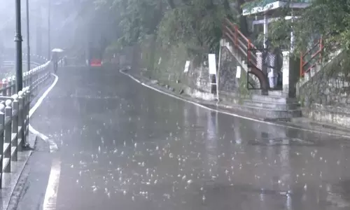 हिमाचल में भारी बारिश का अलर्ट, IMD ने जताई आंधी-तूफान की संभावना हिमाचल में भारी बारिश का अलर्ट, IMD ने जताई आंधी-तूफान की संभावना