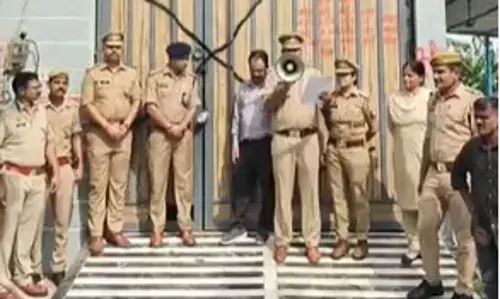 Cyber अपराध पर मेरठ पुलिस का बड़ा वार, गैंगस्टर की अवैध संपत्ति जब्त Cyber अपराध पर मेरठ पुलिस का बड़ा वार, गैंगस्टर की अवैध संपत्ति जब्त