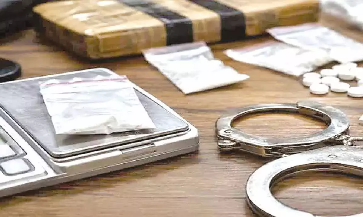 Karnataka: पुलिस ने 60.86 करोड़ रुपये का नशीला पदार्थ जब्त किया