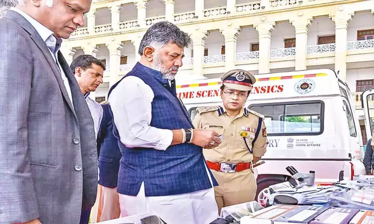 अपराधियों के साथ कोई सौदा नहीं: मुख्यमंत्री ने पुलिस को दी चेतावनी