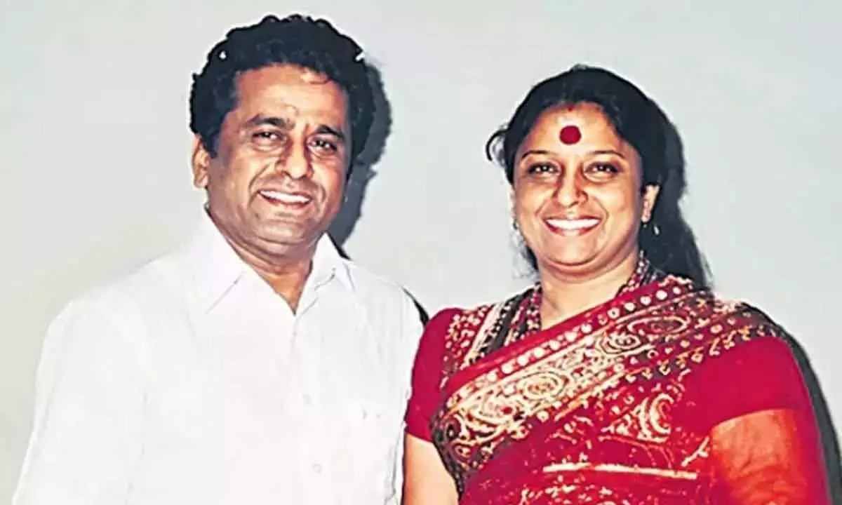 ए लव बियॉन्ड मेलोडी: कैसे एस. जानकी और रामप्रसाद ने भक्ति की एक स्थायी कहानी लिखी ए लव बियॉन्ड मेलोडी: कैसे एस. जानकी और रामप्रसाद ने भक्ति की एक स्थायी कहानी लिखी