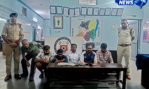 CG: जुए के अड्डे पर पुलिस की बड़ी कार्रवाई, 6 जुआरी गिरफ्तार CG: जुए के अड्डे पर पुलिस की बड़ी कार्रवाई, 6 जुआरी गिरफ्तार