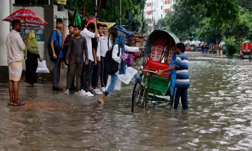 Bangladesh में बाढ़ से 10 लाख से ज़्यादा लोग प्रभावित Bangladesh में बाढ़ से 10 लाख से ज़्यादा लोग प्रभावित