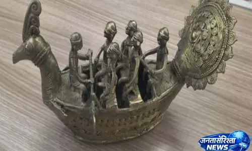 ऑस्ट्रेलियाई प्रधानमंत्री को PM मोदी ने भेंट की जनजातीय डोकरा नाव मूर्ति