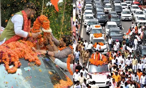 गाड़ियों के काफिले संग कार्यालय पहुंचे रोहित मिश्रा, शुरू किया नया कार्यकाल गाड़ियों के काफिले संग कार्यालय पहुंचे रोहित मिश्रा, शुरू किया नया कार्यकाल