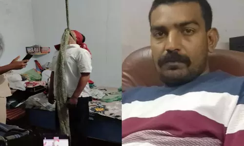 रायपुर में मैकेनिक ने आत्महत्या से पहले बनाया था वीडियो, पुलिसकर्मी पर लगाया गंभीर आरोप रायपुर में मैकेनिक ने आत्महत्या से पहले बनाया था वीडियो, पुलिसकर्मी पर लगाया गंभीर आरोप