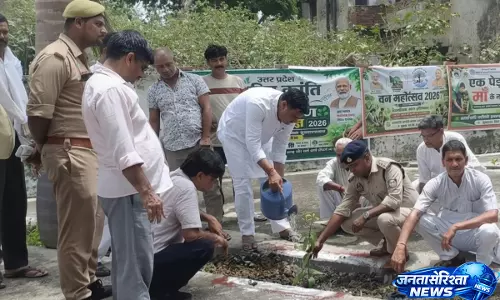 Budhana  में पौधों से सजे सरकारी परिसर, गोष्ठी में वन विभाग ने बताए पेड़ों के फायदे