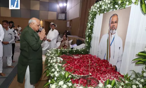 पूर्व मंत्री मोहनसिंह राठवा और विद्या भारती के महेश पाटंगे को मुख्यमंत्री भूपेंद्र पटेल ने दी श्रद्धांजलि पूर्व मंत्री मोहनसिंह राठवा और विद्या भारती के महेश पाटंगे को मुख्यमंत्री भूपेंद्र पटेल ने दी श्रद्धांजलि