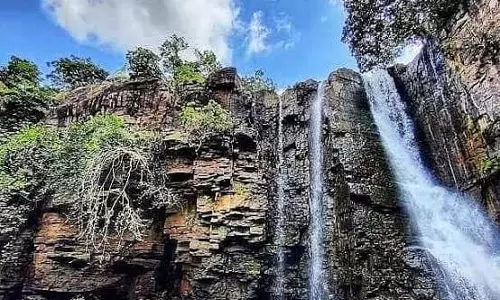 सिद्धखोल जलप्रपात में ईको-टूरिज्म प्रबंधन से संवर रही स्थानीय ग्रामीणों की आजीविका