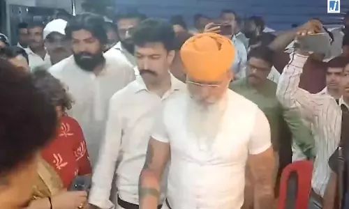 करणी सेना के युवा अध्यक्ष हिमांशु सिंह को श्रद्धांजलि, डॉ. राज शेखावत ने परिजनों से की मुलाकात