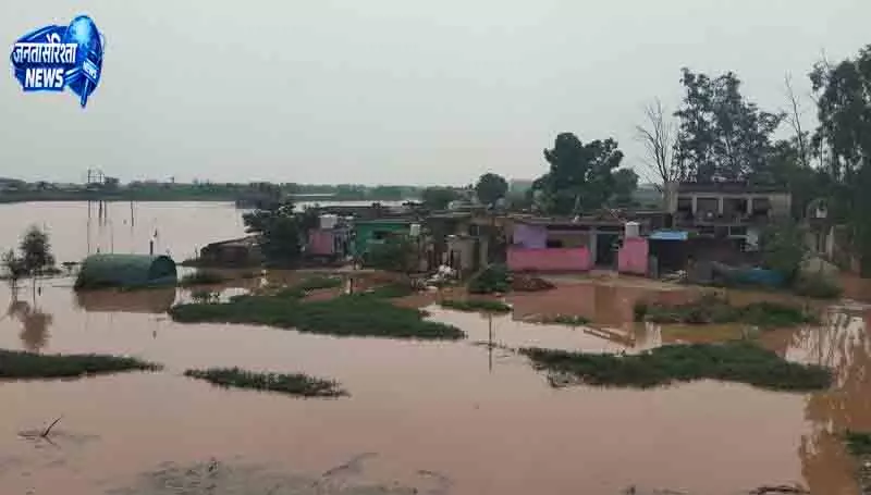 Ambala मारकंडा-टांगरी किनारे किसानों में फसल की चिंता Ambala मारकंडा-टांगरी किनारे किसानों में फसल की चिंता
