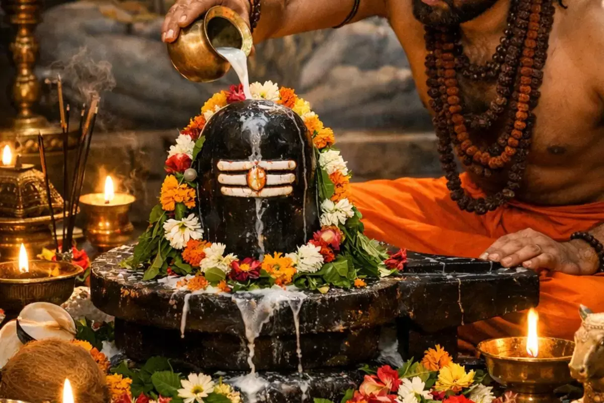 रवि प्रदोष व्रत आज: जानें पूजा का शुभ मुहूर्त, विधि, आरती, चालीसा और शिव मंत्र रवि प्रदोष व्रत आज: जानें पूजा का शुभ मुहूर्त, विधि, आरती, चालीसा और शिव मंत्र