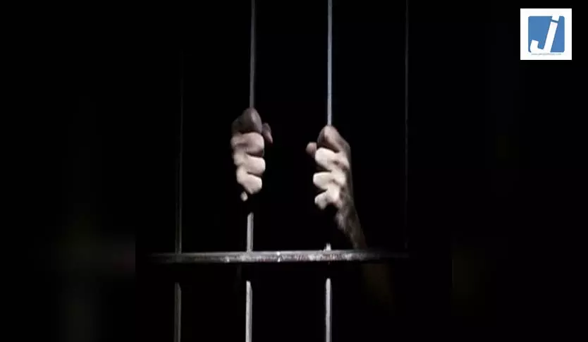 कीचड़ उछलने को लेकर हुई हत्या, पांच नाबालिगों को हिरासत में लिया कीचड़ उछलने को लेकर हुई हत्या, पांच नाबालिगों को हिरासत में लिया