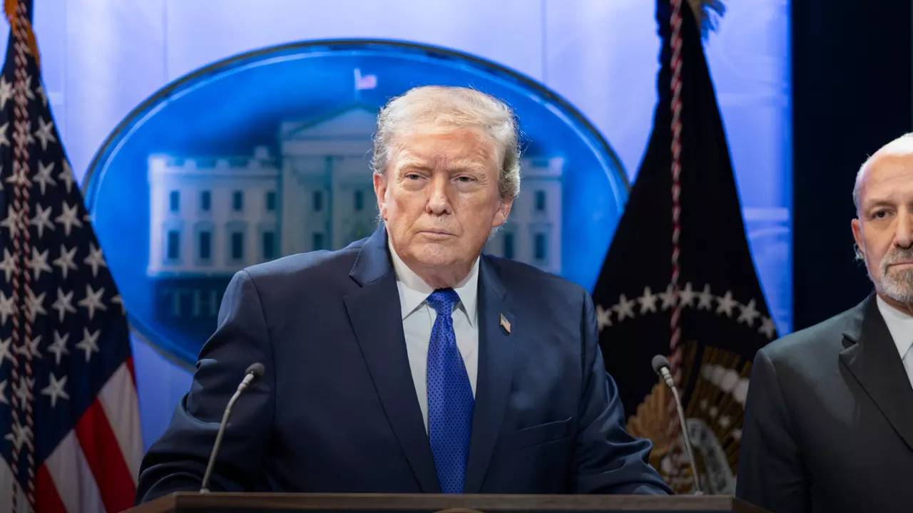 Trump ने अमेरिकी मीडिया की फिर से आलोचना की, फेक न्यूज़ का आरोप लगाया Trump ने अमेरिकी मीडिया की फिर से आलोचना की, फेक न्यूज़ का आरोप लगाया