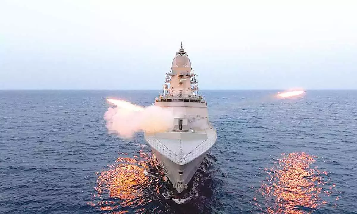 मिशन-प्राइमेड: INS महेंद्रगिरि भारतीय नौसेना के युद्धपोत बेड़े में शामिल हो गया मिशन-प्राइमेड: INS महेंद्रगिरि भारतीय नौसेना के युद्धपोत बेड़े में शामिल हो गया