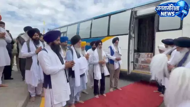 कनाडा भेजे गए श्री गुरु ग्रंथ साहिब के स्वरूपों को लेकर विवाद पर SGPC ने दी सफाई कनाडा भेजे गए श्री गुरु ग्रंथ साहिब के स्वरूपों को लेकर विवाद पर SGPC ने दी सफाई
