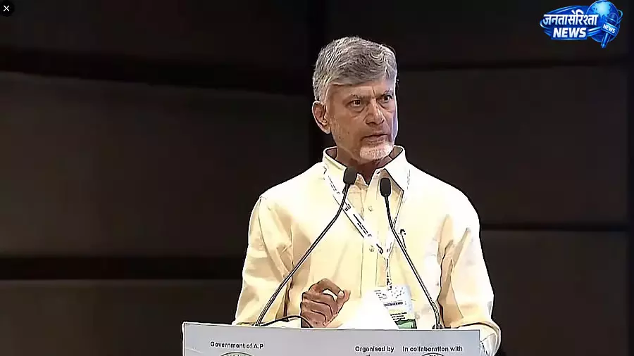 वियतनाम नाव हादसा: CM ने की समीक्षा, प्रभावित पर्यटकों को जल्द वापस लाने के निर्देश वियतनाम नाव हादसा: CM ने की समीक्षा, प्रभावित पर्यटकों को जल्द वापस लाने के निर्देश