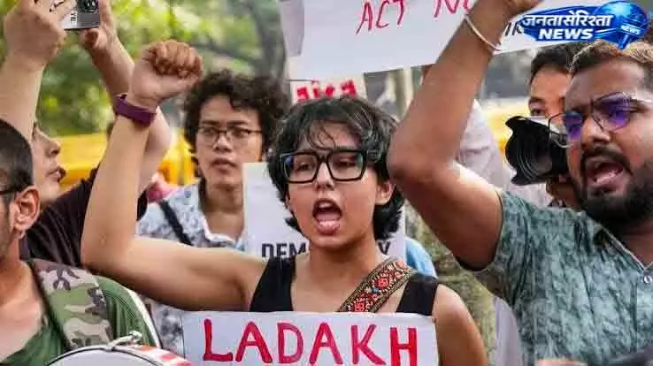 LADAKH मांगों को लेकर LAB पर दबाव बढ़ा LADAKH मांगों को लेकर LAB पर दबाव बढ़ा