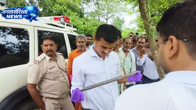 Bihar : चकोटी मठ में बड़ी चोरी, राम-सीता-लक्ष्मण की प्राचीन मूर्तियां गायब Bihar : चकोटी मठ में बड़ी चोरी, राम-सीता-लक्ष्मण की प्राचीन मूर्तियां गायब